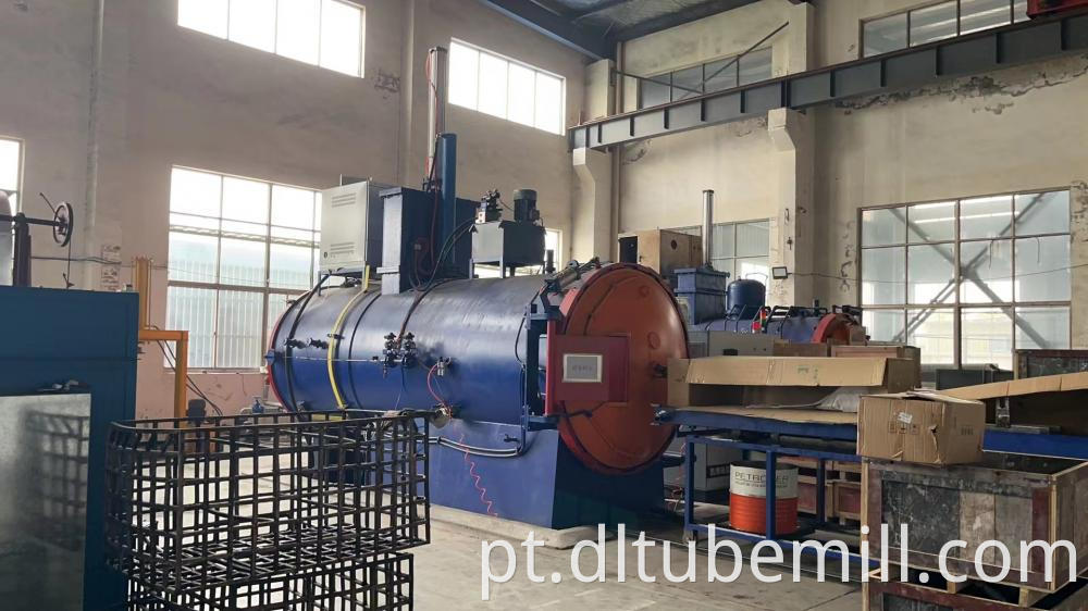 Mold For Steel Pipe Deformation